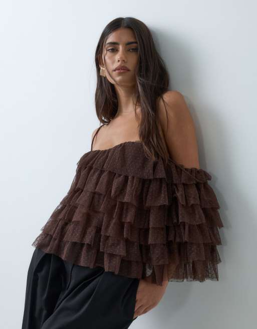 ASOS DESIGN top a strati in rete plumetis con spalle scoperte, marrone cioccolato, 2 di 5