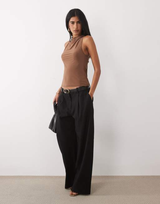 ASOS DESIGN - Top accollato color cioccolato allacciato al collo con nodo sul retro, 3 di 4