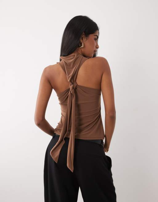 ASOS DESIGN - Top accollato color cioccolato allacciato al collo con nodo sul retro, 4 di 4