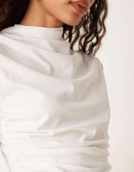 ASOS DESIGN - Top accollato e drappeggiato avorio stretto in vita, 4 di 4