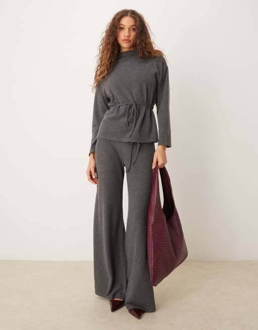 ASOS DESIGN - Top accollato taglio lungo morbido allacciato in vita e pantaloni con fondo ampio grigi