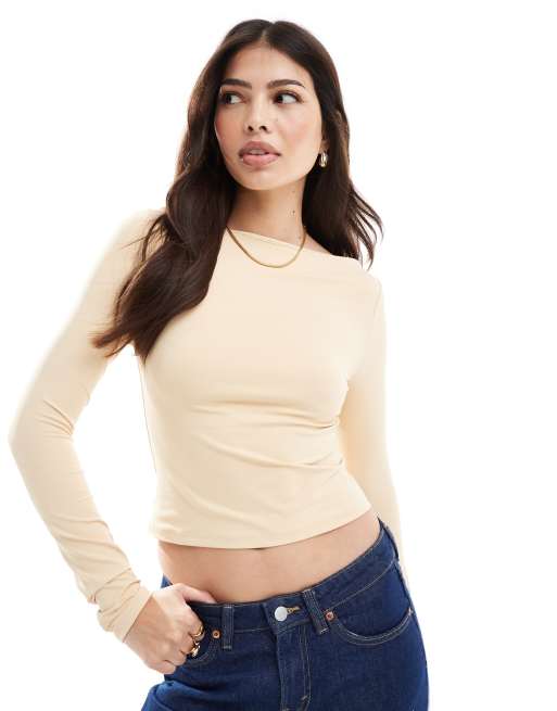 ASOS DESIGN - Top aderente color latticello con scollo a barchetta