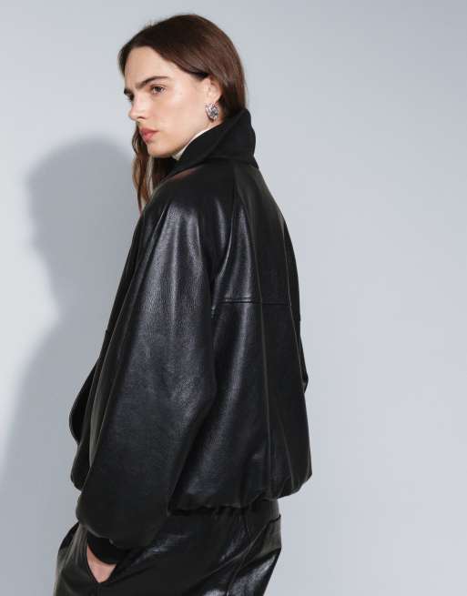 ASOS DESIGN top ajusté sportif en imitation cuir à col cheminée avec col côtelé noir, 3 de 4