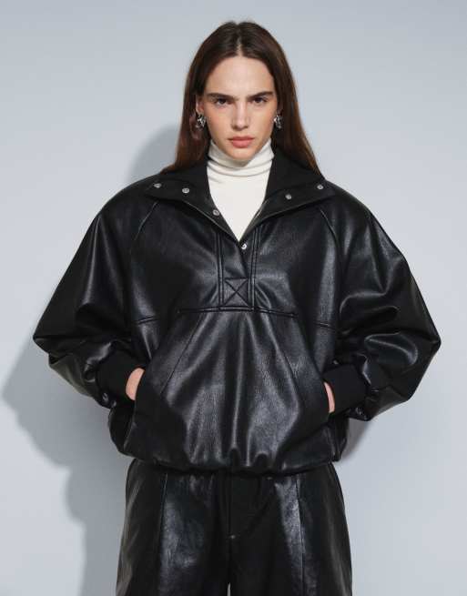 ASOS DESIGN top ajusté sportif en imitation cuir à col cheminée avec col côtelé noir, 4 de 4