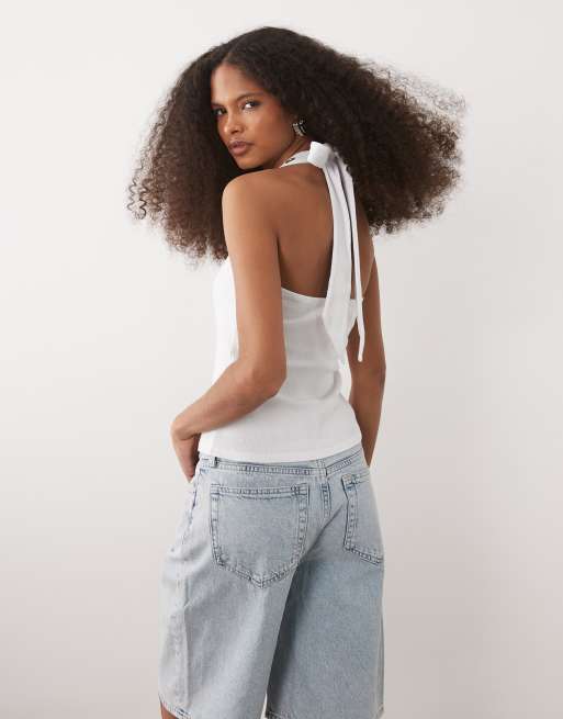ASOS DESIGN top allacciato al collo con borchie a occhiello bianco, 2 di 4