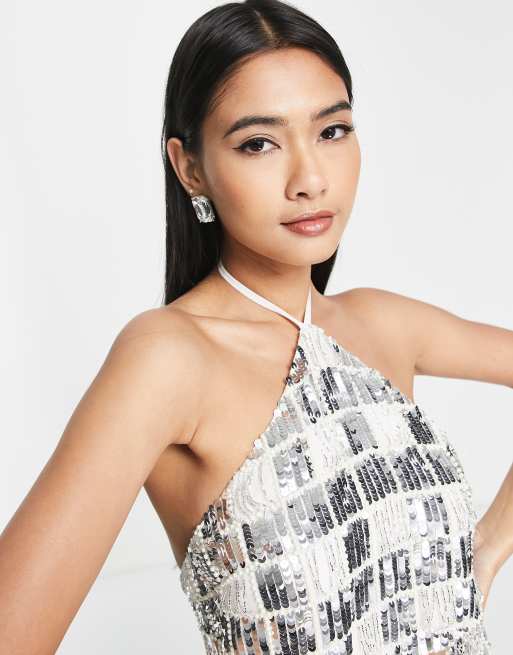 ASOS DESIGN - Top allacciato al collo decorato con paillettes e perle color argento in coordinato