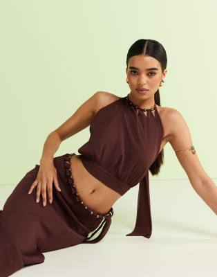 ASOS DESIGN - Top allacciato al collo marrone con perline in coordinato - view 1