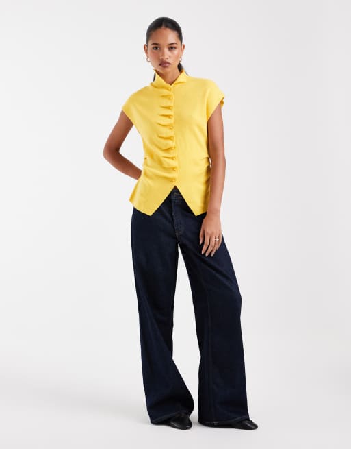 ASOS DESIGN top amarillo con cuello alto y tapeta con botones, 2 de 4
