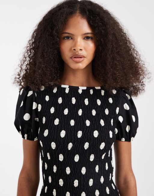 ASOS DESIGN - Top arricciato a maniche corte a pois monocromatici in coordinato