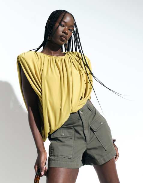 ASOS DESIGN - Top asimétrico acolchado con drapeado fruncido en verde oliva - view 1