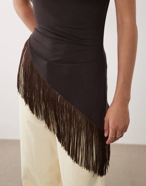 ASOS DESIGN - Top asimmetrico color cioccolato con spalle scese e frange, 4 di 4