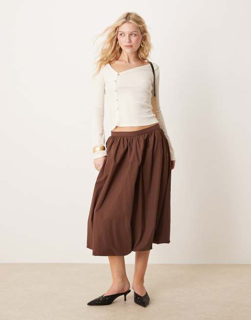 ASOS DESIGN - Top asimmetrico color crema testurizzato con bottoni perlati, 2 di 4