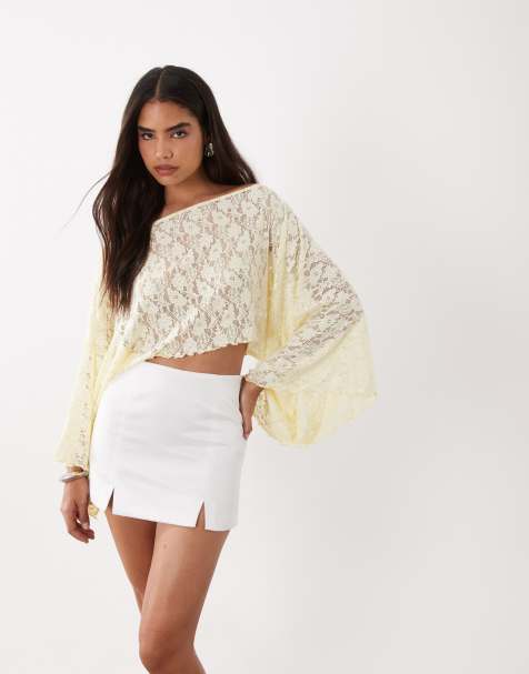 ASOS DESIGN - Top asimmetrico in pizzo laminato giallo con mantella - view 1