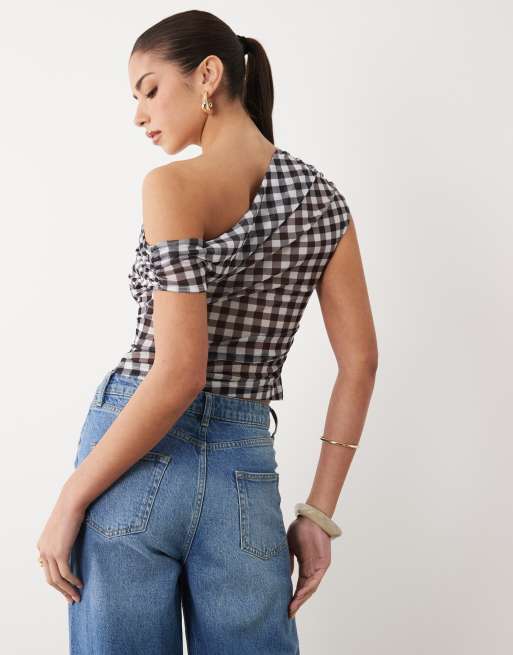 ASOS DESIGN - Top asimmetrico nero a quadretti con spalle scoperte e arricciatura in rete trasparente, 4 di 4