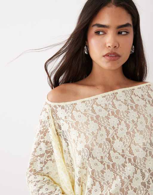 ASOS DESIGN - Top asymétrique en dentelle avec détail cape - Jaune, 2 de 4