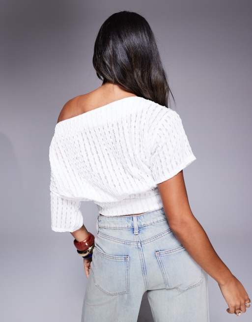 ASOS DESIGN - Top asymétrique texturé à manches courtes et taille cintrée - Ivoire, 2 de 4