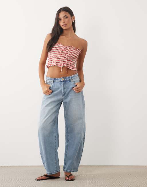 ASOS DESIGN - top bandeau fruncido multiposición de conjunto en cuadros vichy rojos, 2 de 4