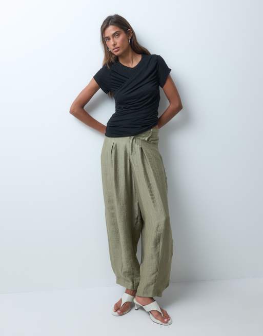 ASOS DESIGN top cache-cœur fluide noir, 2 de 5