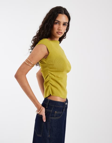ASOS DESIGN - Top caqui fruncido con cuello barco de punto compacto - view 1