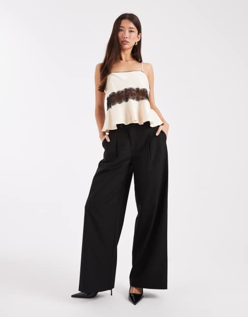 ASOS DESIGN - Top caraco satiné à empiècements en dentelle - Écru, 2 de 4