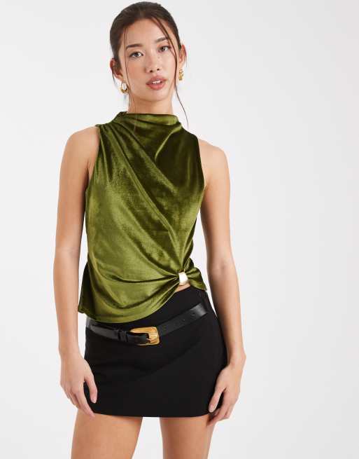 ASOS DESIGN - Top col montant en velours à ourlet asymétrique avec détail - Olive