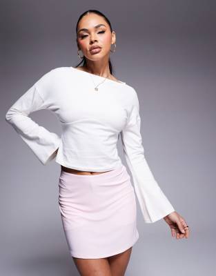 ASOS DESIGN - Top color avorio a coste con dettaglio sotto il seno