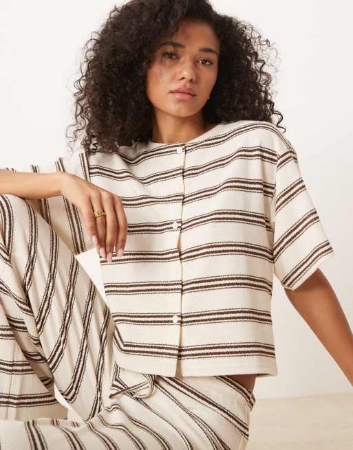 ASOS DESIGN - Top color avorio a righe con bottoni e design cut and sew