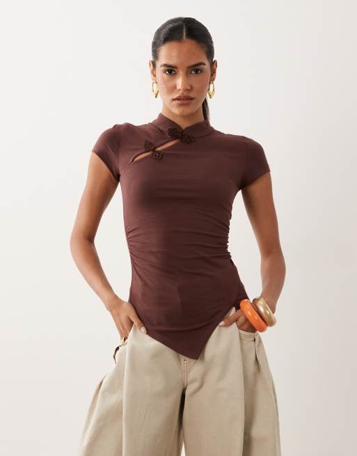 ASOS DESIGN - Top color cioccolato con maniche ad aletta e colletto alla coreana