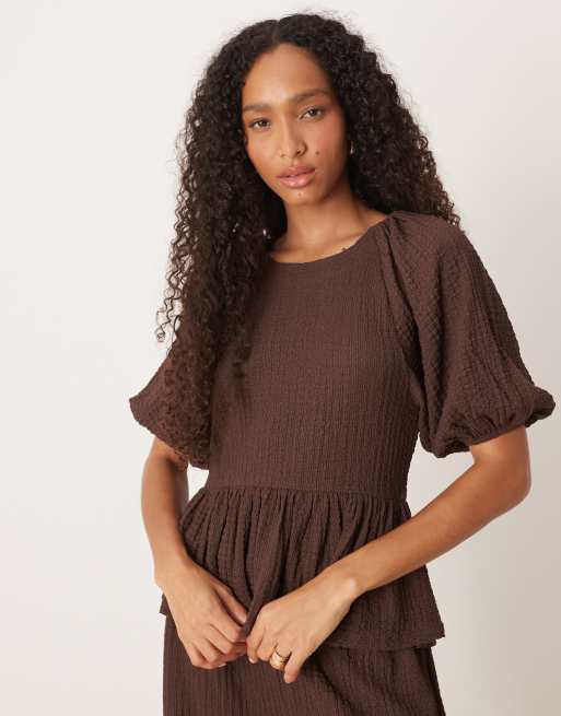 ASOS DESIGN - Top color cioccolato testurizzato a bolle in coordinato