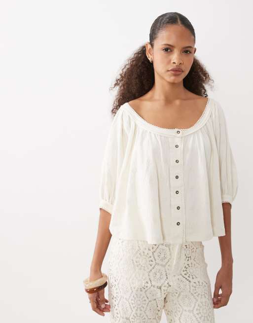 ASOS DESIGN - Top color crema abotonado con mangas estilo blusón y bordado inglés