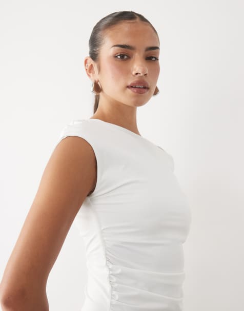 ASOS DESIGN top con hombros descubiertos y detalle fruncido en crema - view 1