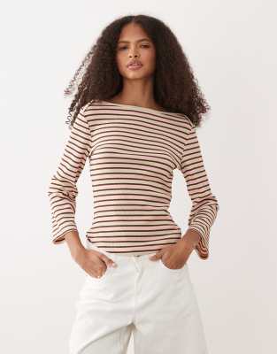ASOS DESIGN - Top con maniche a pipistrello e scollo a barchetta color ...