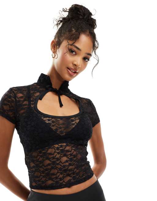 ASOS DESIGN - Top con maniche ad aletta e apertura a goccia con laccio in pizzo nero