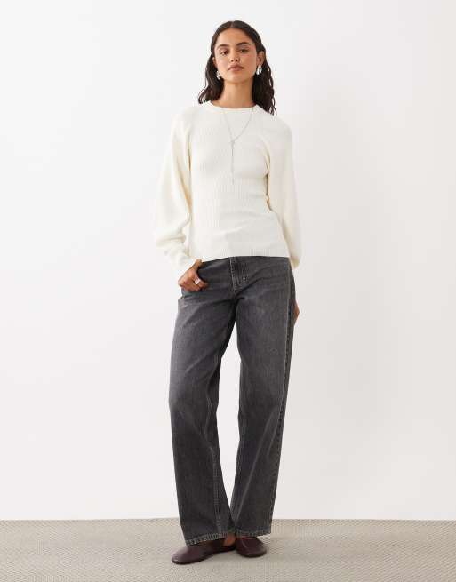 ASOS DESIGN top con maniche strutturate e volume in crema, 2 di 4
