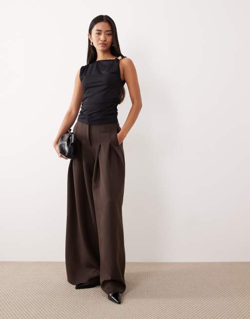 ASOS DESIGN - Top con scollo a barchetta drappeggiato con decorazione metallica nero, 4 di 4
