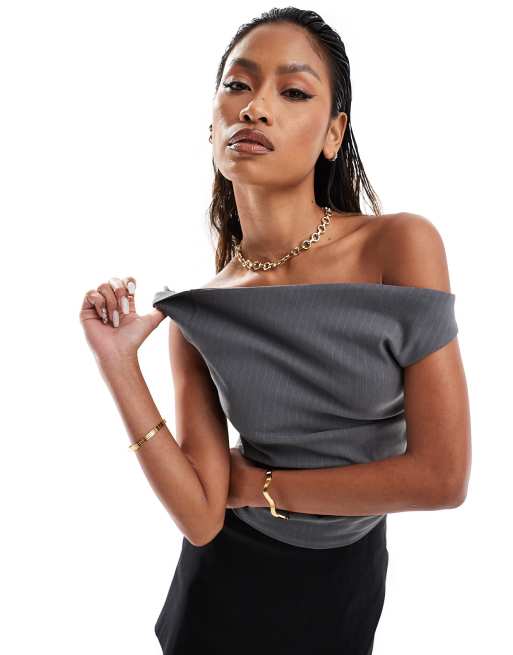 ASOS DESIGN - Top con spalle scoperte intrecciate e asimmetriche grigio gessato
