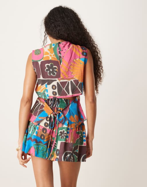 ASOS DESIGN - Top con stampa carnevalesca aperto e allacciato sul retro in coordinato, 3 di 4