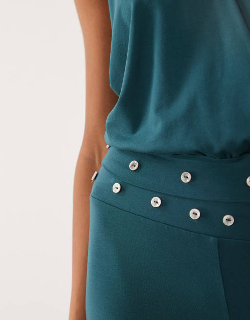 ASOS DESIGN top coordinato in modal con scollo a V incrociato, fondo aderente e borchie, verde petrolio, 2 di 4