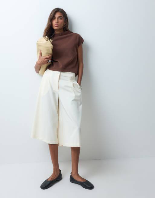 ASOS DESIGN - top corto boxy supersuave en chocolate, 2 de 5