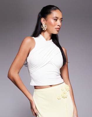 ASOS DESIGN - Top croisé en polyamide - Crème-Blanc