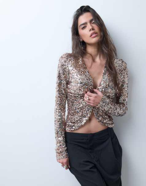 ASOS DESIGN top de lentejuelas con escote pronunciado, drapeado y manga larga en dorado - view 1