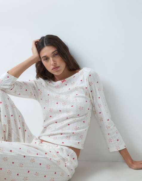 ASOS DESIGN top de pijama de punto pointelle con estampado de galleta de jengibre y cuello barco en blanco - view 1