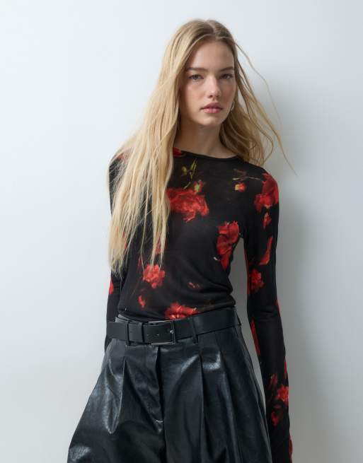 ASOS DESIGN top de punto translúcido de tacto suave con estampado floral, 4 de 5