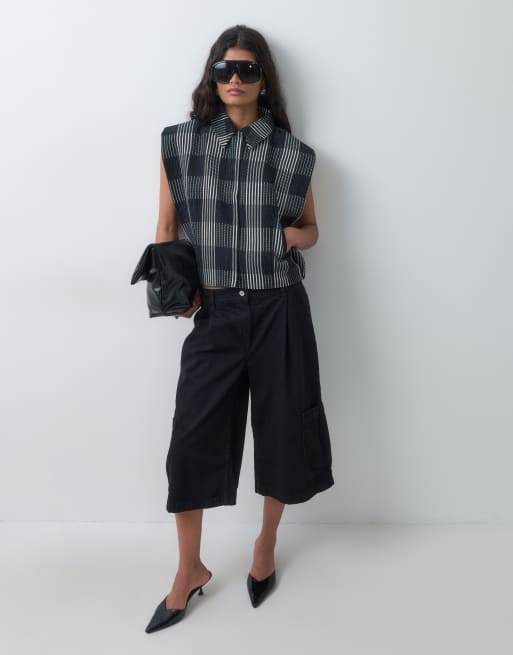 ASOS DESIGN top de sastre bouclé a cuadros monocromos, 2 de 5