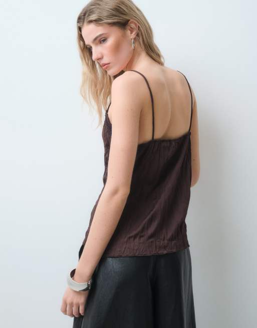 ASOS DESIGN - top de tirantes arrugado con ribete de encaje en marrón oscuro, 5 de 5
