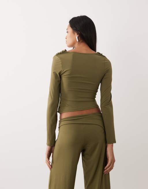 ASOS DESIGN - Top d'ensemble à manches longues et col bénitier avec détail torsadé - Kaki, 4 de 4