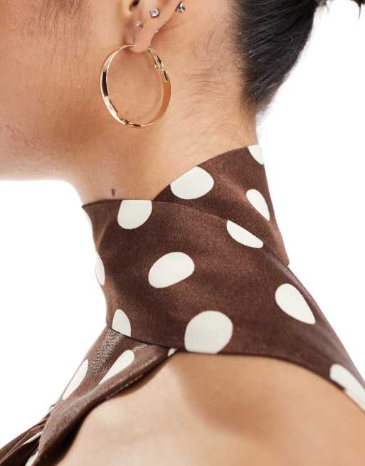 ASOS DESIGN - Top d'ensemble en satin avec détail façon écharpe - Chocolat à pois, 4 de 4