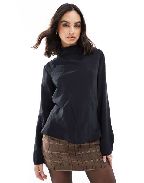 ASOS DESIGN - Top doux au toucher noué à la taille avec col bénitier - Noir - view 1
