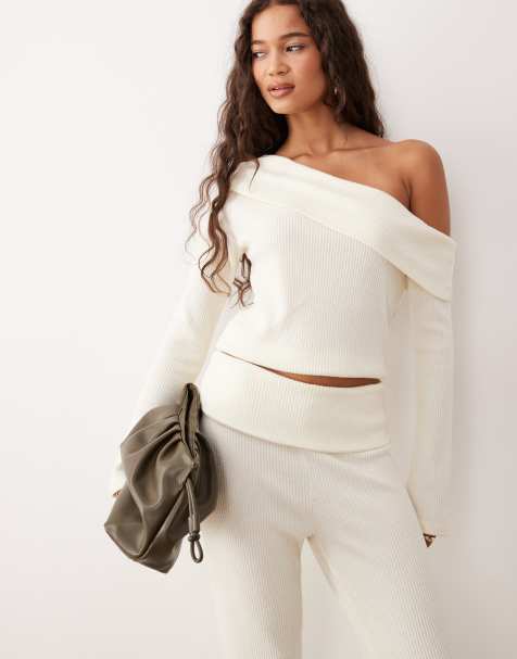 ASOS DESIGN - Top doux en maille côtelée brossée à manches longues et épaules dénudées - Blanc - view 1