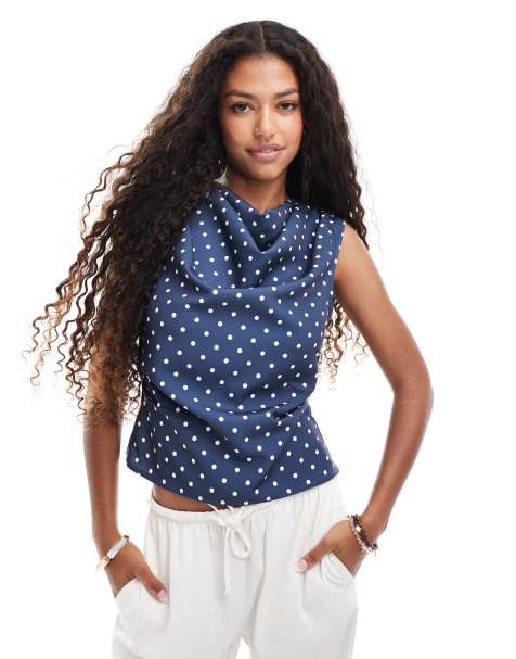 ASOS DESIGN - Top drapé sans manches à pois avec col bénitier - view 1